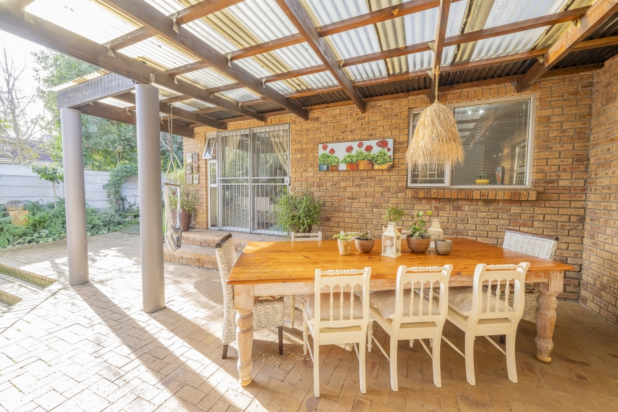 5 Bedroom Property for Sale in Protea Heights Western Cape